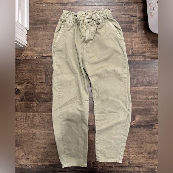 Zara paper bag jeans with pretty details - Picture 2 of 5